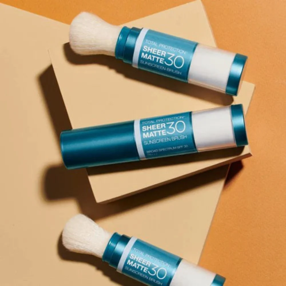 Sheer Matte SPF 30 Sunscreen Brush Colorescience Polvos matificantes con brocha 6gr - Image 3